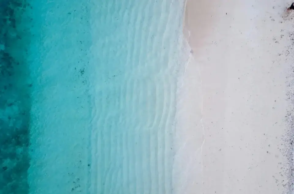 Plage de sable blanc et eaux turquoise du Guanacaste, Costa Rica