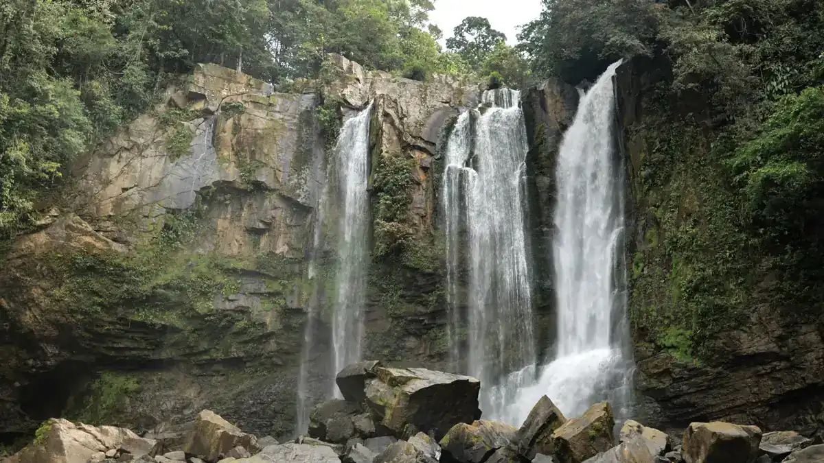 Cascades de Nauyaca près de Dominical, activité bon marché au Costa Rica