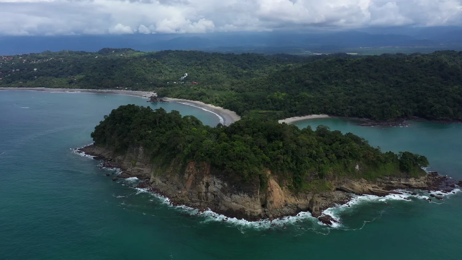 Punta Catedral et son tombolo, parc national Manuel Antonio